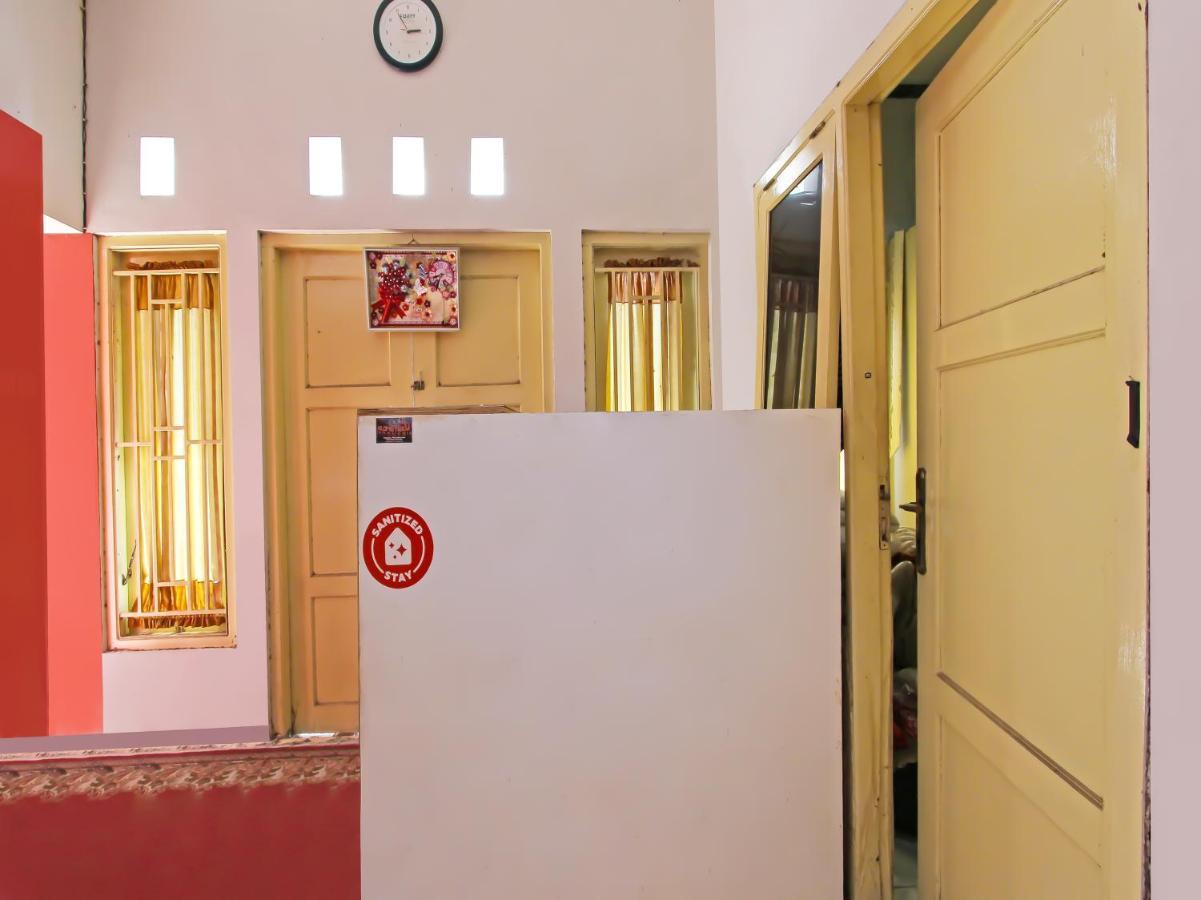 Oyo 3060 Al Fatih Guest House Syariah Tegal  Exterior foto